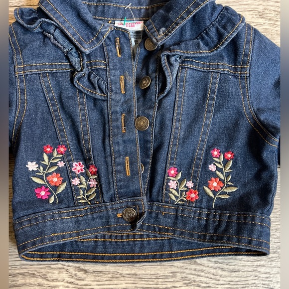 Embroidered flowers - Picture 2 of 2